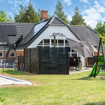 Semesterbostad Gorgeous In With Sauna